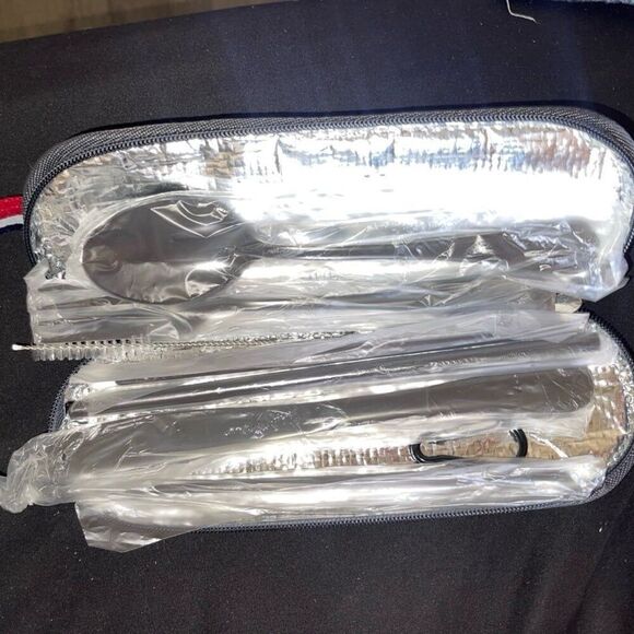 Portable Stainless Steel Flatware Set - Picture 4 of 5
